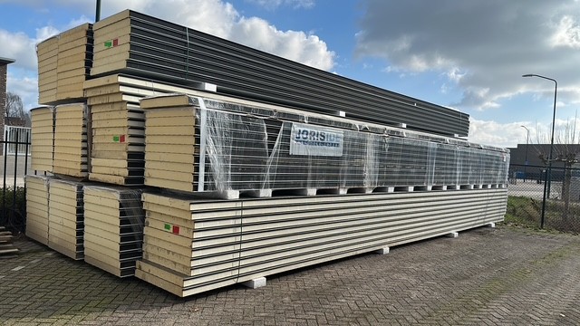 Joris Ide zichtbaar sandwichpaneel wand, 100mm, Foodsafe (±RAL 1015), 4980x1150mm 